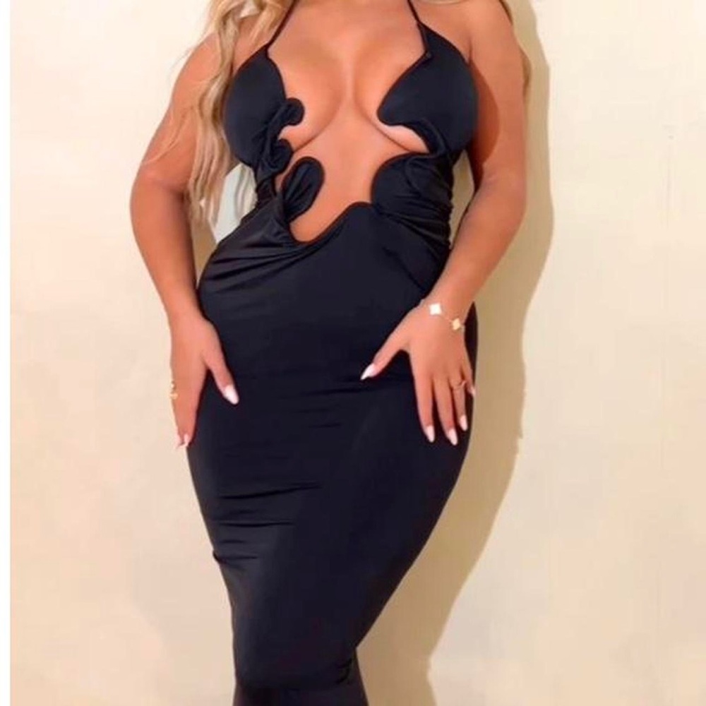 Chic Black Cut-Out Maxi Dress